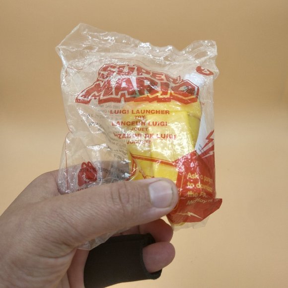 McDonald's Happy Meal Toy Super Mario Brothers Luigi Launcher Toy 2017 New NIB - Picture 3 of 5